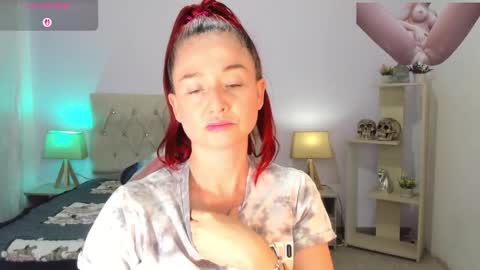 Lucia online show from October 2, 2025, 9:33 pm