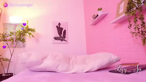 Snapshot of lucy_joi chatting on June 25, 2026, 5:34 am Luciana online show from June 25, 2026, 5:34 am
