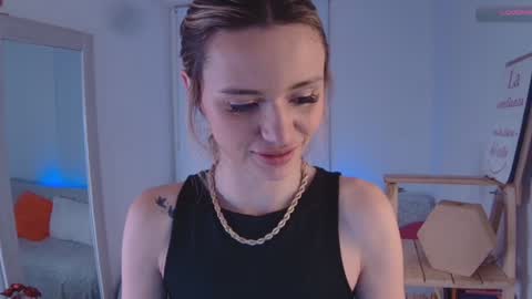 Snapshot of lucy_priincess chatting on January 20, 2025, 2:43 am lucy online show from January 20, 2025, 2:43 am