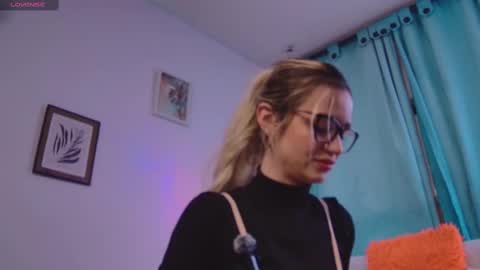 Snapshot of lucy_priincess chatting on February 23, 2025, 4:28 am lucy online show from February 23, 2025, 4:28 am