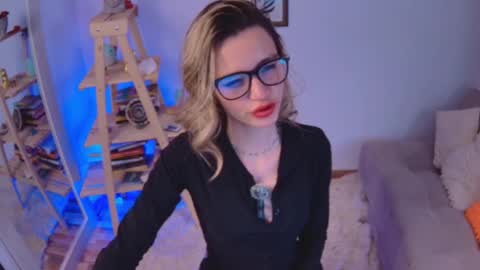 Snapshot of lucy_priincess chatting on March 2, 2025, 9:10 am lucy online show from March 2, 2025, 9:10 am