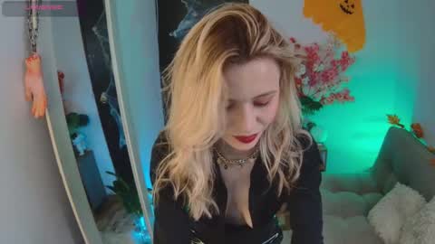 Snapshot of lucy_priincess chatting on October 25, 2025, 5:59 am lucy online show from October 25, 2025, 5:59 am