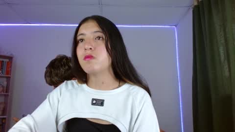 lucy_y_jacob online show from September 29, 2025, 10:25 pm