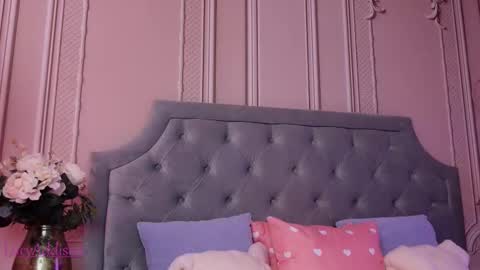 LucyAddison online show from November 11, 2025, 4:12 am