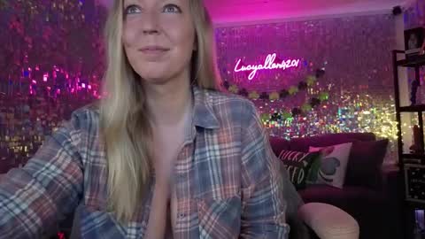 lucyallen4201 online show from February 23, 2026, 11:40 am