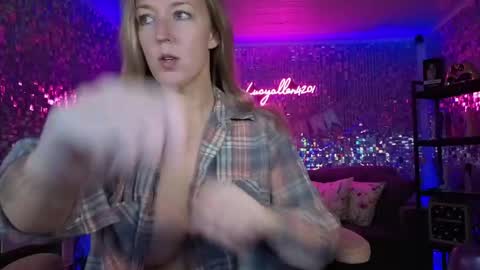 lucyallen4201 online show from May 14, 2026, 10:11 am