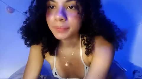 Snapshot of lucybellea chatting on April 16, 2026, 4:24 am Lucia online show from April 16, 2026, 4:24 am