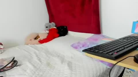 Snapshot of lucyblood chatting on May 1, 2026, 12:59 am lucyblood online show from May 1, 2026, 12:59 am