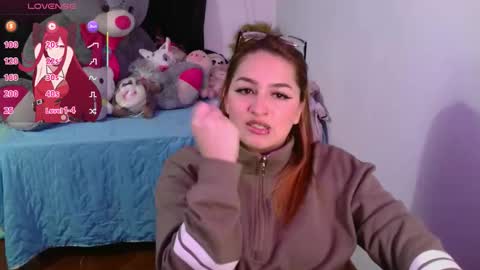 LUCIA  online show from November 25, 2025, 12:10 am