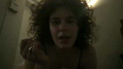 lucydreamsx2 online show from April 10, 2026, 2:17 am