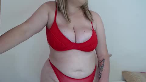 Snapshot of lucykat1 chatting on October 20, 2025, 8:42 pm Lucy online show from October 20, 2025, 8:42 pm