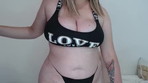 Snapshot of lucykat1 chatting on October 31, 2025, 7:48 pm Lucy online show from October 31, 2025, 7:48 pm