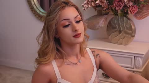 Lucy Lexton online show from January 20, 2025, 6:21 am