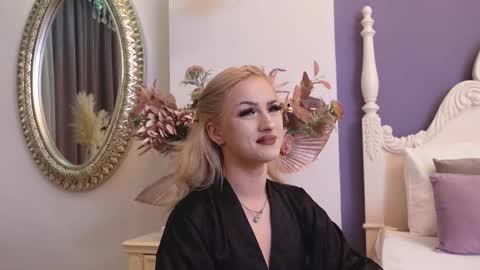 Lucy Lexton online show from February 18, 2025, 4:37 am