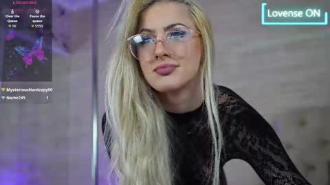 Lucy Lexton online show from October 3, 2025, 4:53 am