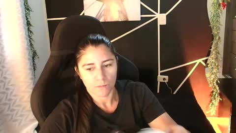 Snapshot of lucyli_ chatting on May 13, 2026, 12:24 pm LUCY online show from May 13, 2026, 12:24 pm