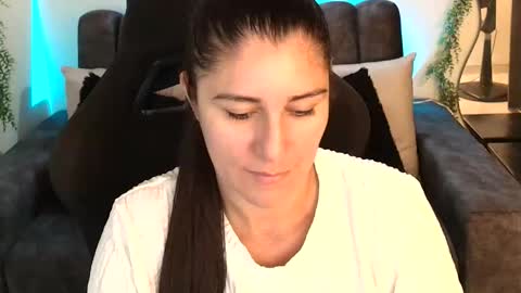 Snapshot of lucyli_ chatting on May 31, 2026, 5:09 pm LUCY online show from May 31, 2026, 5:09 pm