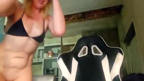 Snapshot of lucyloveslookers78240 chatting on May 4, 2026, 9:05 am Lucy Loves Lookers online show from May 4, 2026, 9:05 am