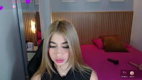 Snapshot of lucymars1 chatting on November 8, 2025, 12:16 pm L U C Y online show from November 8, 2025, 12:16 pm