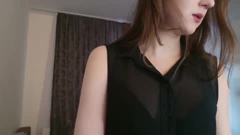 Lucy Rose online show from February 15, 2026, 2:14 pm