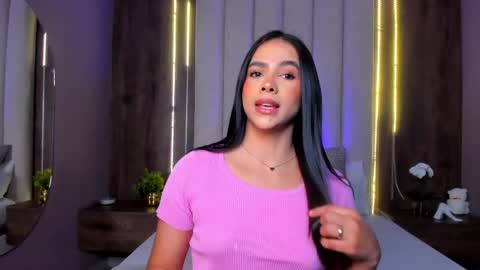 Snapshot of lucysalvatore chatting on September 23, 2025, 2:53 pm Lucy online show from September 23, 2025, 2:53 pm