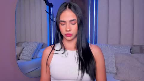 Snapshot of lucysalvatore chatting on October 21, 2025, 12:00 am Lucy online show from October 21, 2025, 12:00 am