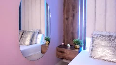 Snapshot of lucysalvatore chatting on November 11, 2025, 1:00 pm Lucy online show from November 11, 2025, 1:00 pm