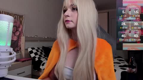 Snapshot of lucysbrain chatting on December 5, 2024, 9:17 pm Lucy online show from December 5, 2024, 9:17 pm