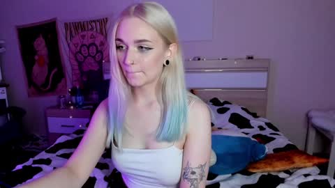 Snapshot of lucysbrain chatting on March 12, 2025, 1:58 am Lucy online show from March 12, 2025, 1:58 am