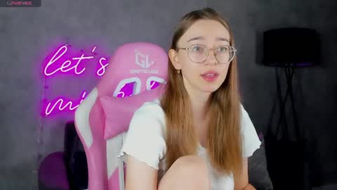 Snapshot of lucyy_green chatting on June 29, 2026, 12:39 am Lucy online show from June 29, 2026, 12:39 am
