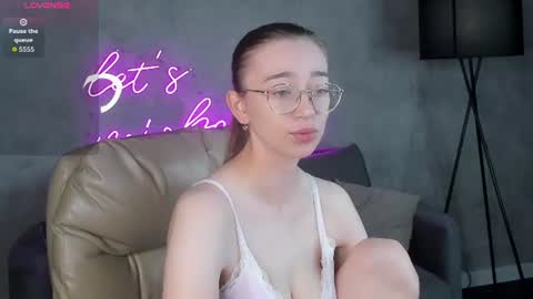 Snapshot of lucyy_green chatting on July 28, 2026, 12:40 am Lucy online show from July 28, 2026, 12:40 am