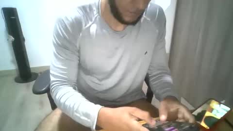 luhizu87871987 online show from November 5, 2025, 4:45 am