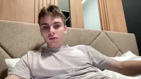 Snapshot of luis_7777 chatting on October 9, 2025, 3:21 pm Luis online show from October 9, 2025, 3:21 pm