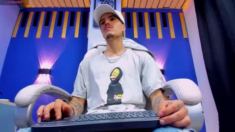 Luis AS online show from November 18, 2025, 12:42 pm