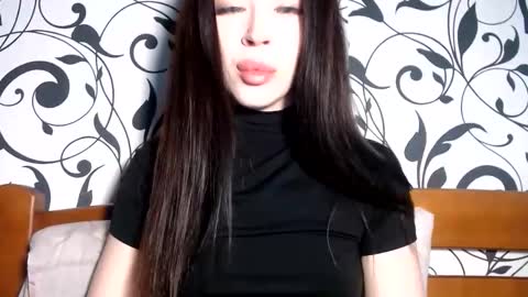 luisa lovedom online show from June 9, 2026, 8:37 am