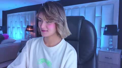 Luisa  online show from July 28, 2026, 12:23 pm