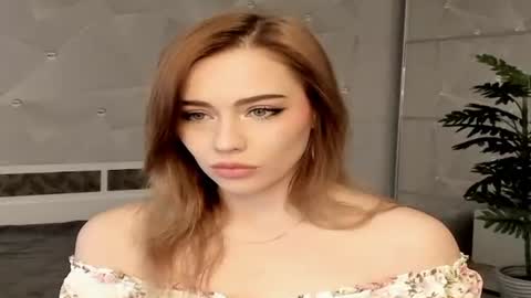 Lizzy online show from October 1, 2025, 12:22 pm