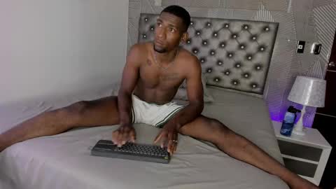 Lujourpair online show from April 27, 2026, 1:42 pm