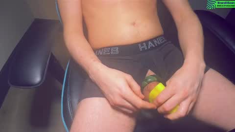 Snapshot of lukatripp chatting on February 27, 2025, 8:20 pm lukatripp online show from February 27, 2025, 8:20 pm