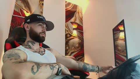 LUKE online show from October 15, 2025, 1:33 pm