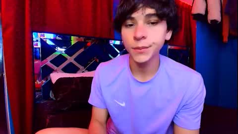 Snapshot of luke_howland chatting on January 8, 2026, 12:57 am Luke online show from January 8, 2026, 12:57 am