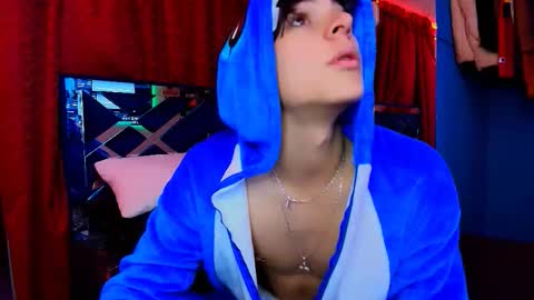 Snapshot of luke_howland chatting on January 12, 2026, 1:00 am Luke online show from January 12, 2026, 1:00 am