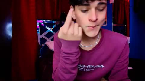 Snapshot of luke_howland chatting on February 25, 2026, 2:10 am Luke online show from February 25, 2026, 2:10 am