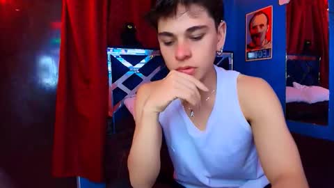 Snapshot of luke_howland chatting on February 28, 2026, 2:23 am Luke online show from February 28, 2026, 2:23 am