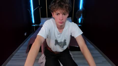 Snapshot of luke_sweet chatting on November 24, 2025, 8:47 am Luke online show from November 24, 2025, 8:47 am