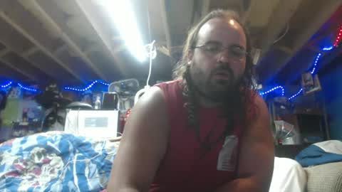 Snapshot of lukeandluci chatting on June 19, 2026, 8:18 am lukeandluci online show from June 19, 2026, 8:18 am