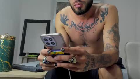 Luke Steel online show from November 7, 2025, 6:41 pm