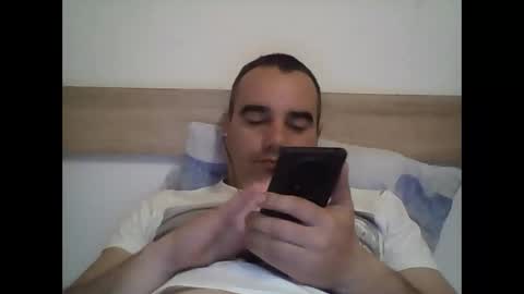 lukixxxx online show from February 16, 2026, 7:32 pm