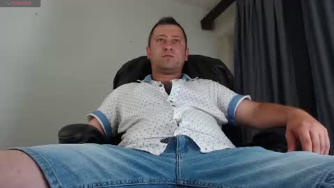 Snapshot of lukkee30 chatting on July 5, 2026, 1:40 pm Sir Alex online show from July 5, 2026, 1:40 pm