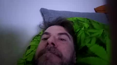 lukypuky232137993 online show from April 1, 2026, 7:53 am